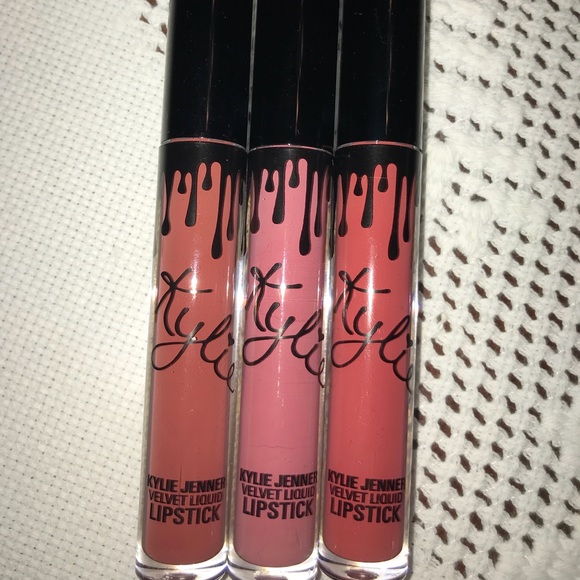 Kylie Cosmetics - Picture 2 of 4